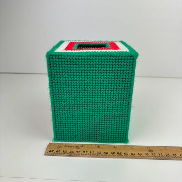 Vtg Santa Handmade Square Red Green White Tissue Box Cover Plastic Canvas Yarn - Picture 7 of 11